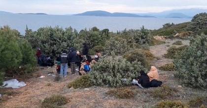 İZMİR’DE AÇIKLARINDA GÖÇMEN HAREKETLİLİĞİ
