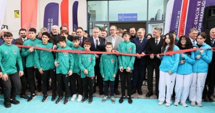 BAKAN BAK, SOMA’DA STAT AÇILIŞI YAPTI