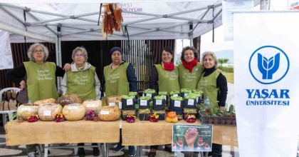 İZMİR’DE YÜZLERCE GÖNÜLLÜ 