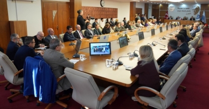 EÜ SENATOSU’NDA GURURLANDIRAN BAŞARI PASTAYLA KUTLANDI