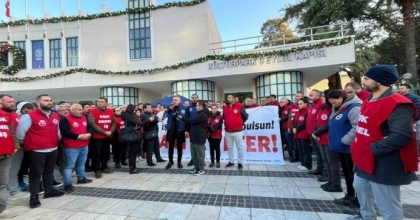 İZMİR BÜYÜKŞEHİR İŞÇİLERİNİN EYLEMİ BEŞİNCİ GÜNÜNDE