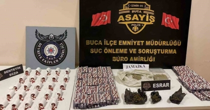İZMİR’DE UYUŞTURUCU SATICISINA OPERASYON: 5 BİNDEN FAZLA HAPLA YAKALANDI
