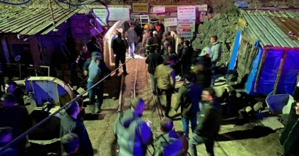 GEDİZ’DE MADENDE GAZDAN ETKİLENEN MADENCİLERİN TEDAVİLERİ DEVAM EDİYOR
