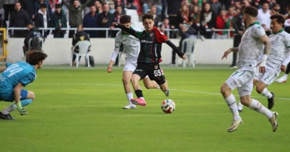 TFF 3. LİG: KARŞIYAKA: 3 - BORNOVA 1877: 1
