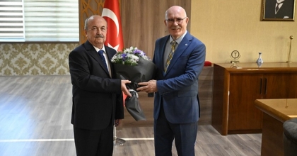 UŞAK ÜNİVERSİTESİNDE REKTÖRLÜK DEVİR TESLİM TÖRENİ GERÇEKLEŞTİ
