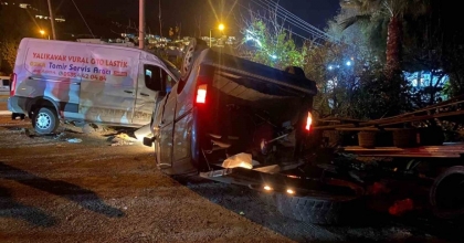 BODRUM’DA TRAFİK KAZASI: 1 ÖLÜ, 2 YARALI
