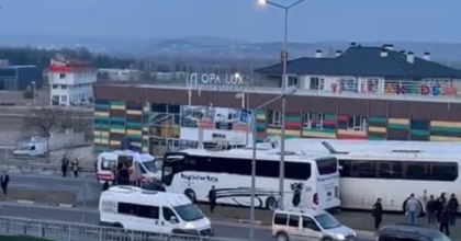 KÜTAHYA’DA ZİNCİRLEME TRAFİK KAZASI: 3 YARALI
