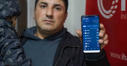 YAPAY ZEKAYLA KANDIRDIKLARI ADAMI 98 BİN TL DOLANDIRDILAR
