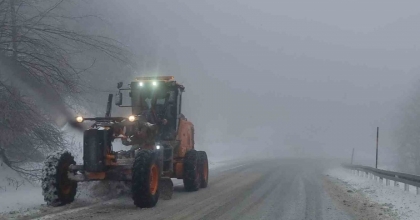 DOMANİÇ’TE MEVSİMİN İLK KARI ETKİLİ OLDU
