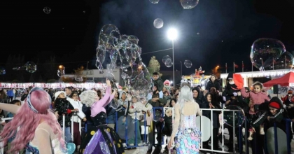 DİDİM CUMHURİYET KENT MEYDANI’NDA YILBAŞI COŞKUSU HER AKŞAM DEVAM EDİYOR