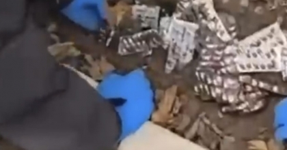 İZMİR’DE BAHÇEDEN 9 BİN UYUŞTURUCU HAP ÇIKTI
