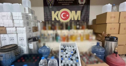 İZMİR’DE KAÇAK İÇKİ OPERASYONLARINDA 5 KİŞİ TUTUKLANDI