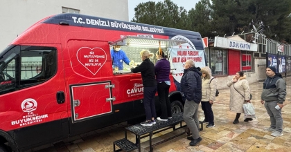 BÜYÜKŞEHİR’DEN HASTANE ÖNÜNDE SICAK ÇORBA