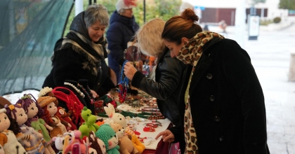 DENİZLİ'DE KADIN EMEĞİ YENİ YIL İÇİN VİTRİNE ÇIKTI