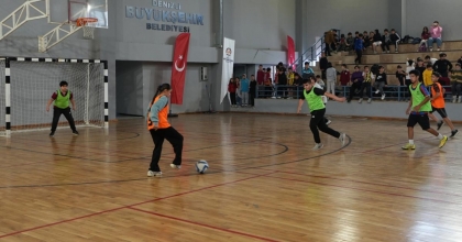 DENİZLİ’DE SINIFLAR ARASI FUTSAL HEYECANI