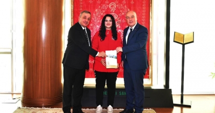 DÜNYA ŞAMPİYONU ZEHRA GEMİ, DENİZLİ VALİSİ COŞKUN’U ZİYARET ETTİ