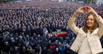 MANİSA ŞEHZADELER BELEDİYE BAŞKANI GÜLŞAH DURBAY TOPRAĞA VERİLDİ