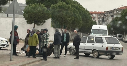 MOTOSİKLET VE OTOMOBİLİN KARIŞTIĞI KAZADA 1 KİŞİ YARALANDI