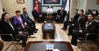 ŞAMPİYON HEMSBALLCULAR ERDOĞAN’I ZİYARET ETTİ