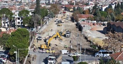 SÜMER MAHALLESİ’NDE YOL VE KALDIRIMLAR YENİLENİYOR