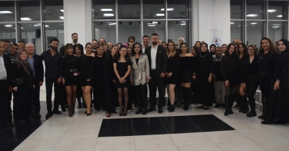 YENİ YILA RENKLİ KUTLAMA