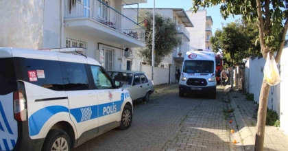 UYURKEN KULAĞINA PAMUK TIKAYINCA, EKİPLER KAPIYA DAYANDI
