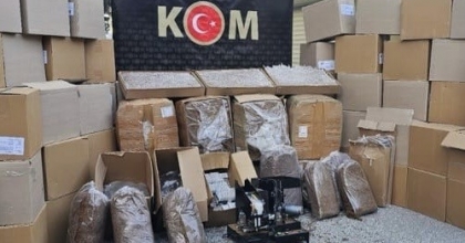 UŞAK’TA KAÇAK TÜTÜN VE MAKARON OPERASYONU

