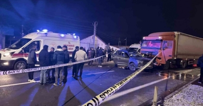 TIRLA OTOMOBİLİN ÇARPIŞTIĞI KAZADA 7 KİŞİ YARALANDI
