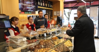 BAŞKAN BALABAN ESNAFI DİNLEMEYE DEVAM EDİYOR