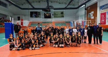 MİNİK VOLEYBOLCULAR KÖYCEĞİZ’DE BULUŞTU
