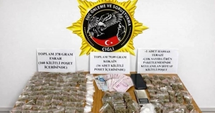 İZMİR’DE 16 YAŞINDAKİ ÇOCUK TORBACI, SUÇÜSTÜ YAKALANDI
