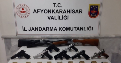 JANDARMADAN RUHSATSIZ SİLAH OPERASYONU
