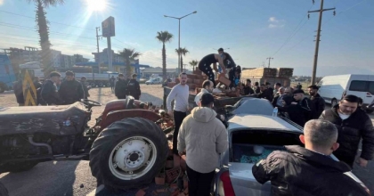 KÜTAHYASPOR TARAFTARI, KAZADA YARALI SÜRÜCÜNÜN YARDIMINA KOŞTU
