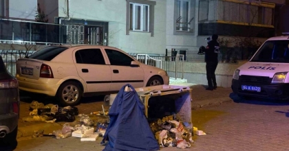 ÇÖP KONTEYNERİNDE YENİ DOĞMUŞ BEBEK CESEDİ BULUNDU
