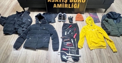 KUŞADASI’NDA 6 HIRSIZLIK SUÇUNDAN ARANAN ŞAHIS YAKALANDI

