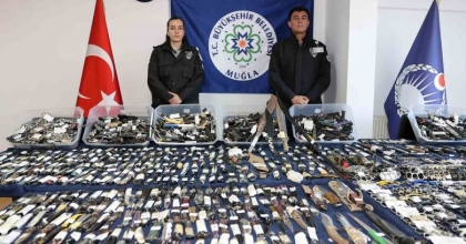 MUĞLA OTOGARLARINDA BİR YILDA CEPHANELİK GİBİ BIÇAK VE SİLAH ELE GEÇİRİLDİ
