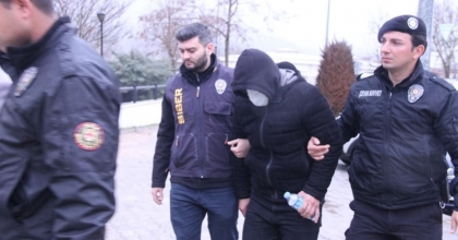 MUĞLA’DA SAHTE HESAP ÜZERİNDEN ‘DEVLET BÜYÜKLERİNE HAKARET’ SORUŞTURMASINDA 2 TUTUKLAMA
