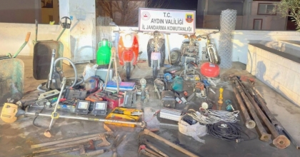 SELİ FIRSAT BİLDİ, 4 EVİ SOYDU, JANDARMADAN KAÇAMADI
