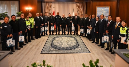 BAŞARILI POLİSLER ÖDÜLLENDİRİLDİ