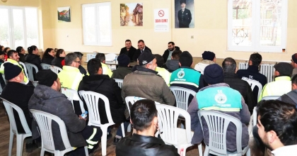 BELEDİYE PERSONELİNİN YENİ YILINI KUTLADI