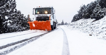 ÇAMELİ'DE KARLA MÜCADELE SÜRÜYOR