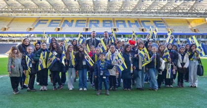 DENİZLİLİ MİNİKLERDEN ŞÜKRÜ SARAÇOĞLU STADI’NA ANLAMLI ZİYARET