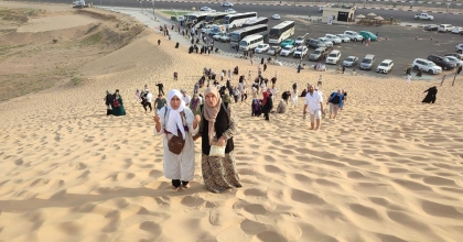 DENİZLİLİ UMRECİLER BEDİR ŞEHİTLERİNİ VE MELEKLER TEPESİNİ ZİYARET ETTİ