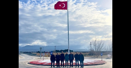 KÖPRÜBAŞI KAVŞAĞI KIRMIZI BEYAZ