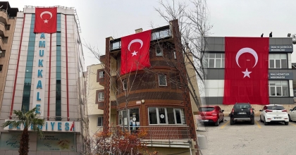 PAMUKKALE BELEDİYESİ BAYRAKLARLA DONATILDI