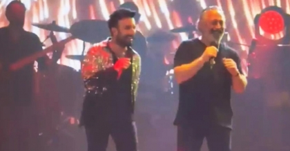 TARKAN VE CEM YILMAZ SAHNEDE ŞOV YAPTI