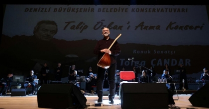 USTA SANATÇI TALİP ÖZKAN TÜRKÜLERLE ANILDI