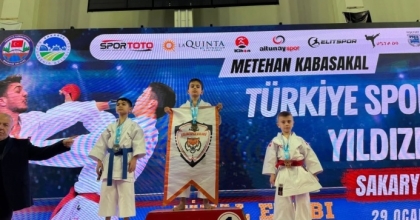 NAZİLLİLİ MİNİK KARATECİ TÜRKİYE ŞAMPİYONU OLDU
