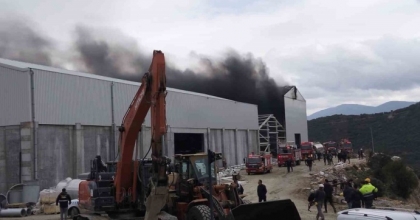 MİLAS’TA FABRİKA İNŞAATINDA YANGIN
