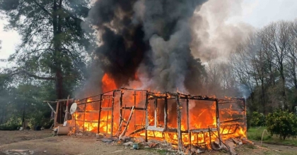 HASIR EV ALEVLERE TESLİM OLDU
